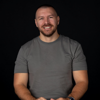 Dr. Alistair Graham
